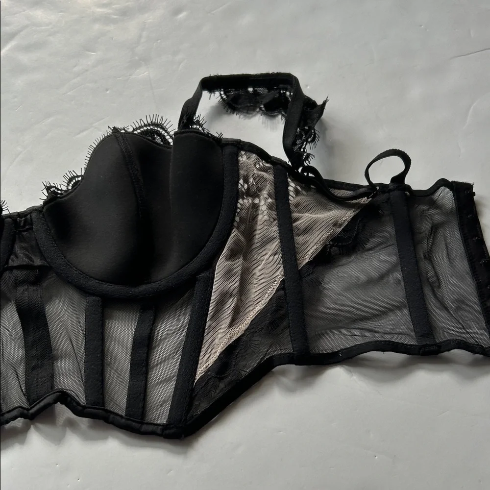 Victoria's Secret Black Lace Bustier Very Sexy Balconet Corset size 32D  RARE - Picture 4 of 7